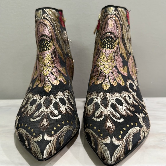 SAM EDELMAN Black Floral Embroidered Kinzey Round Toe Cone Heel Booties 7.5 - Picture 11 of 14